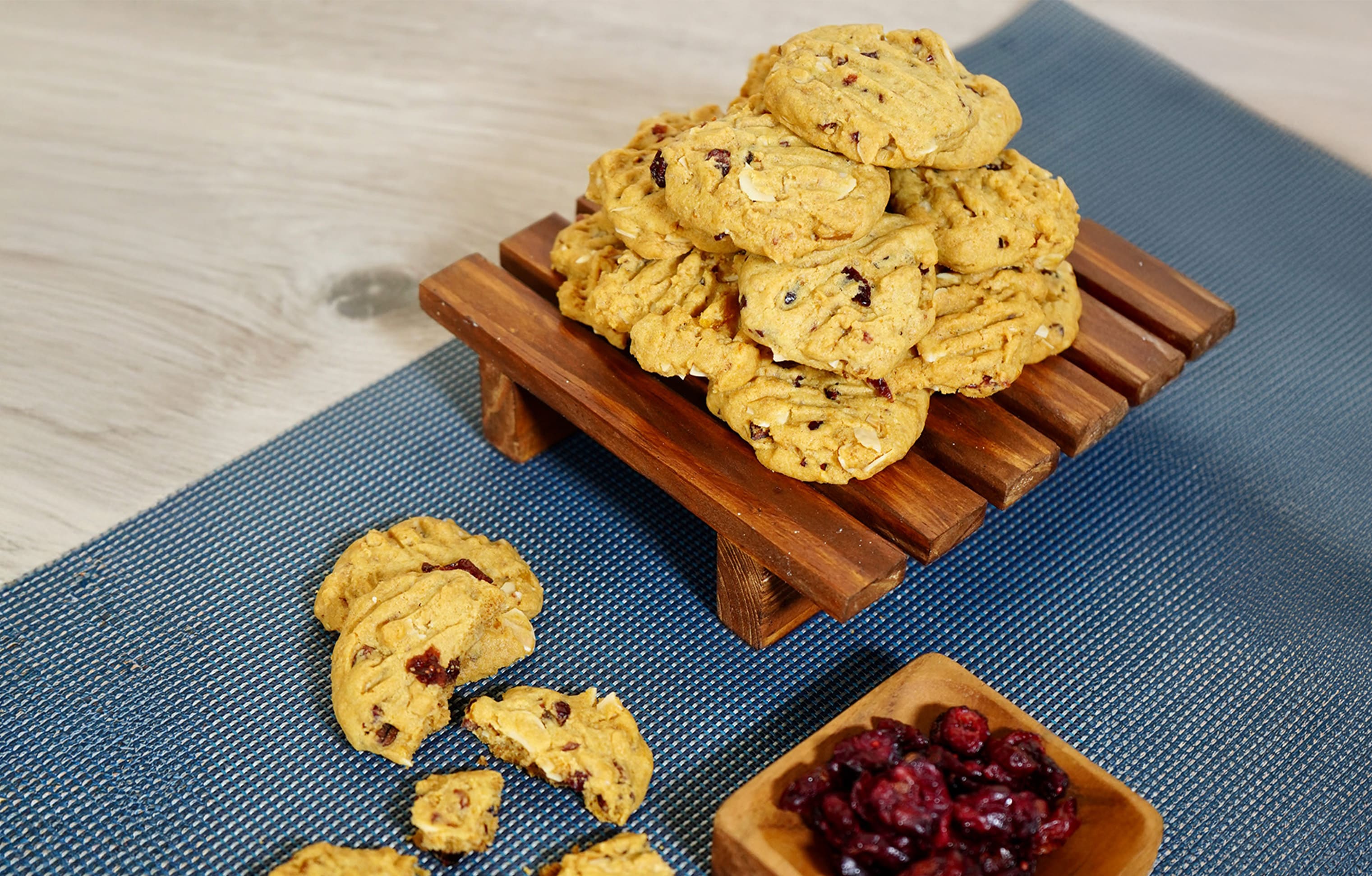 LEMON CRANBERRY ALMOND COOKIES